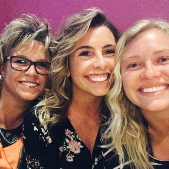 Meet your Posher, Dawn - Picture 1 of 1